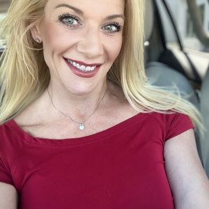 Posh Ambassador II ⭐️⭐️⭐️⭐️⭐️                                        SO EXCITING